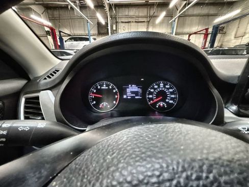 Certified 2022 Kia Seltos LX image 12