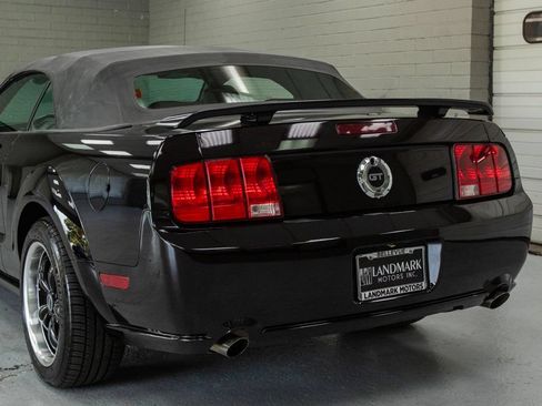 Used 2005 Ford Mustang GT RWD image 35