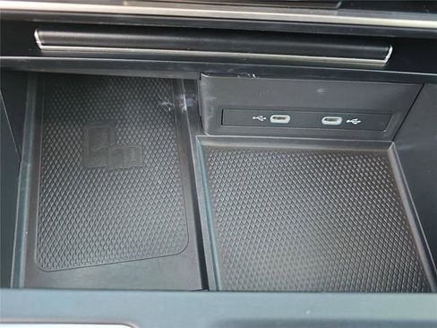 Used 2024 Volkswagen Atlas SE image 19