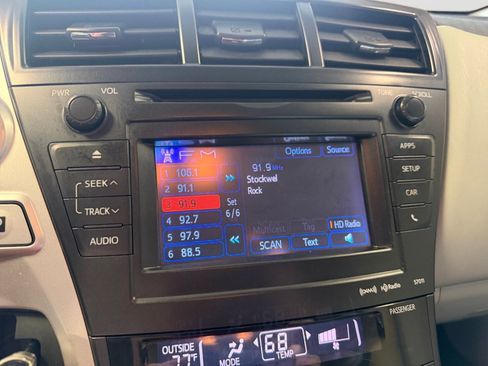 Used 2013 Toyota Prius V Five FWD image 21