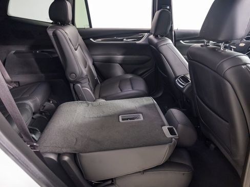 Used 2024 Cadillac XT6 Sport w/ Technology Package image 33