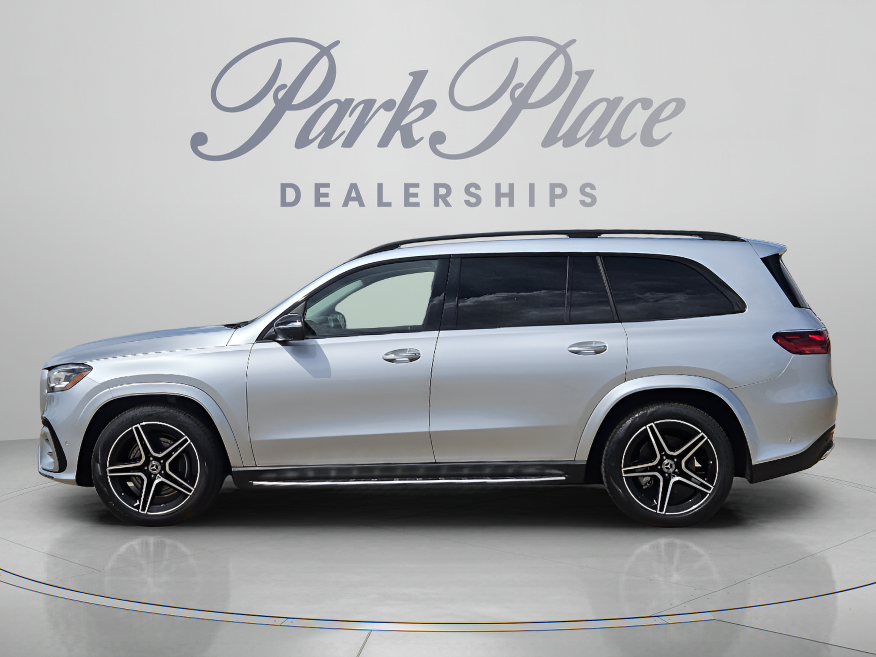 Used 2026 Mercedes-Benz GLS 450 4MATIC w/ AMG Line Exterior image 2