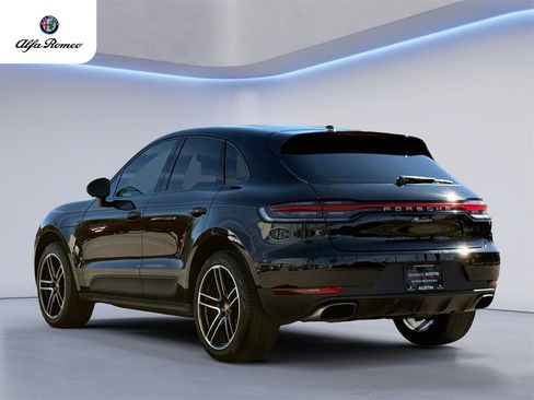 Used 2021 Porsche Macan image 9
