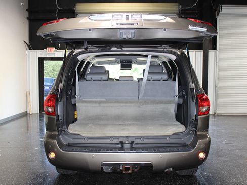 Used 2014 Toyota Sequoia Platinum RWD image 42
