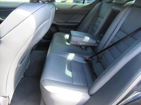 Used 2022 Lexus IS 350 F Sport image 32