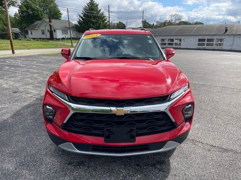 Used 2024 Chevrolet Blazer LT FWD image 2