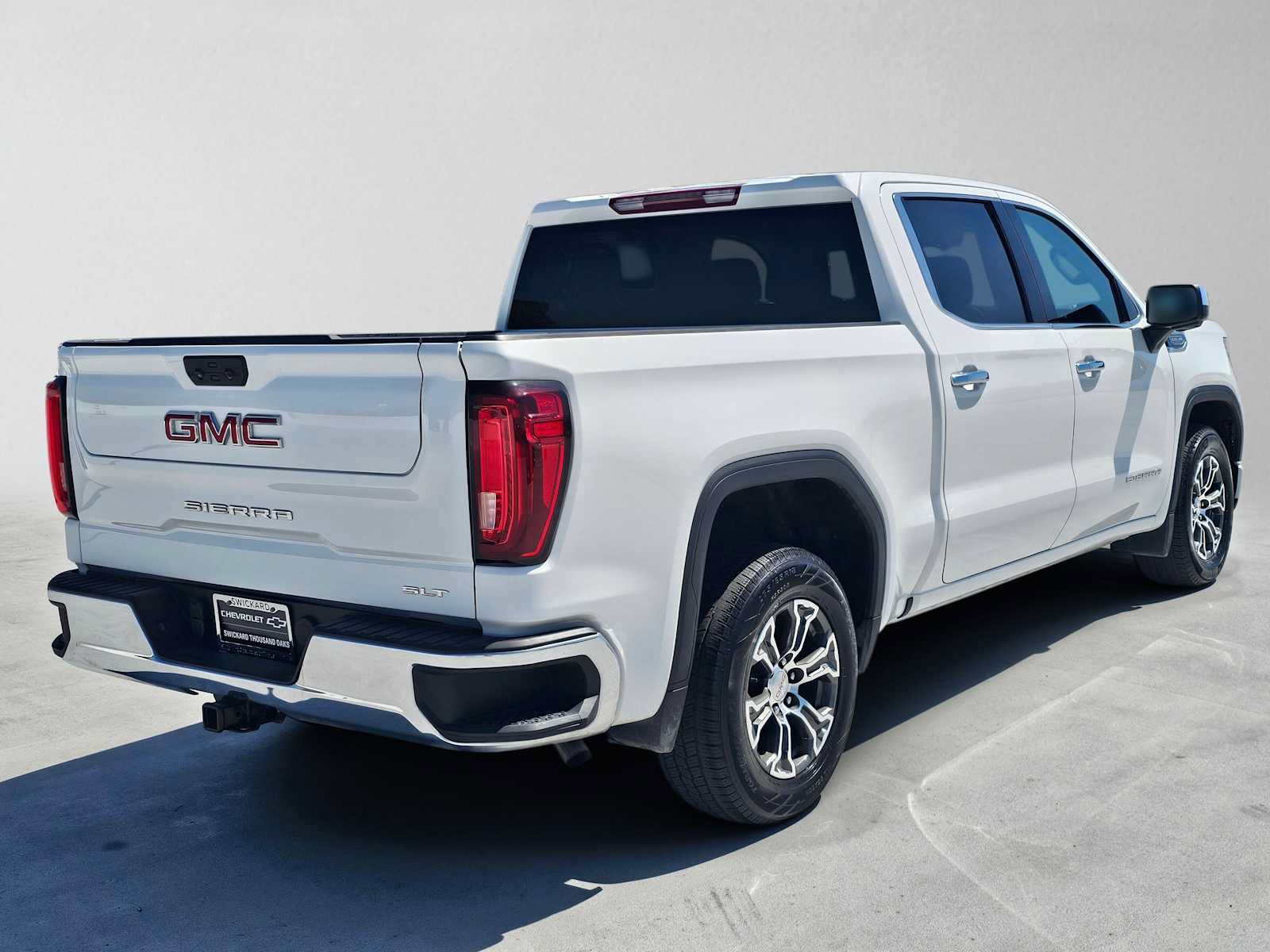 Used 2025 GMC Sierra 1500 SLT RWD image 3