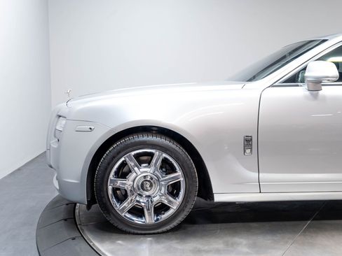 Used 2012 Rolls-Royce Ghost RWD image 54