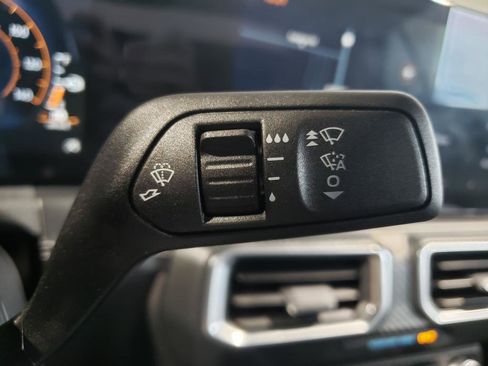 Used 2025 Ford Mustang Premium image 24