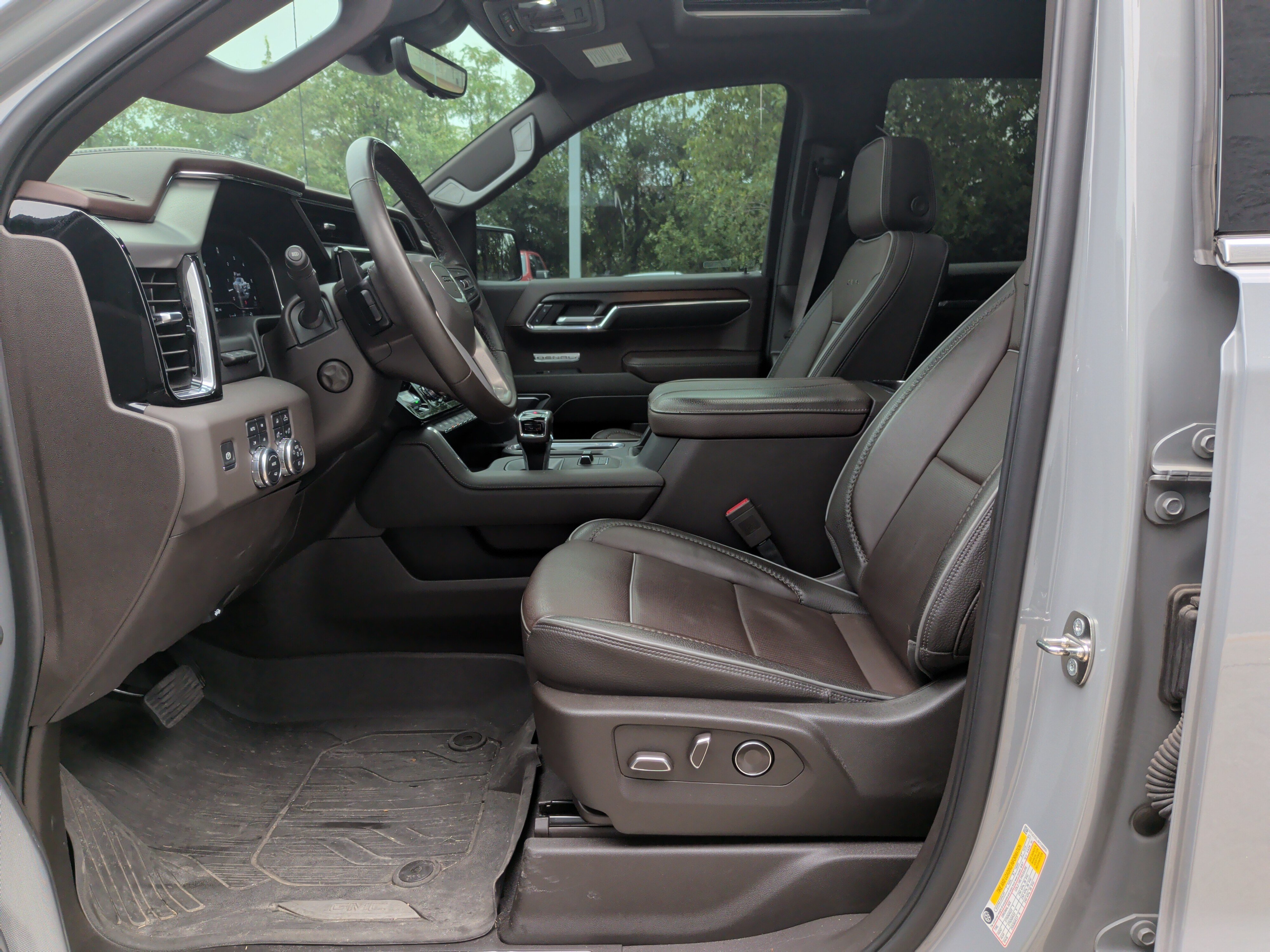 Used 2024 GMC Sierra 1500 Denali w/ Denali Reserve Package AWD/4WD image 15