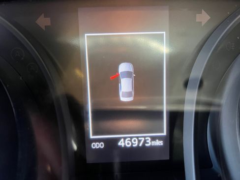 Used 2021 Toyota Camry LE image 20