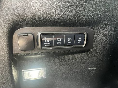 Used 2018 Ford Explorer Limited w/ Equipment Group 301A AWD/4WD image 34