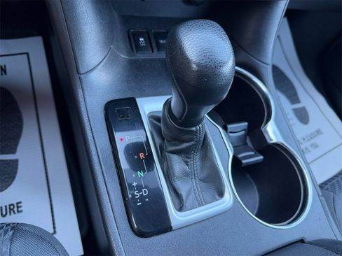 Used 2015 Toyota Highlander LE image 20