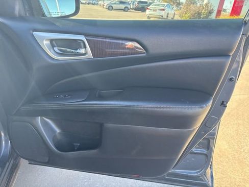 Used 2013 Nissan Pathfinder SL w/ Trailer Tow Pkg FWD image 12