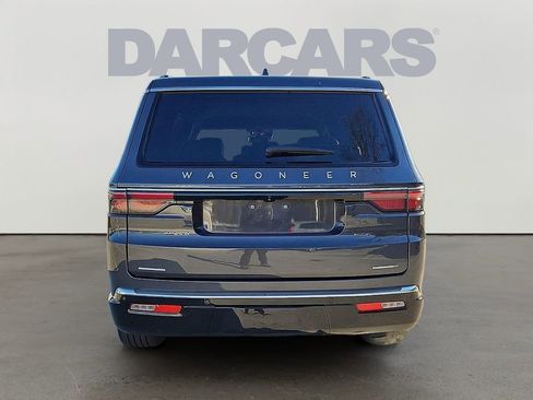 Used 2023 Jeep Wagoneer Series III w/ Preferred Equipment Group AWD/4WD image 5