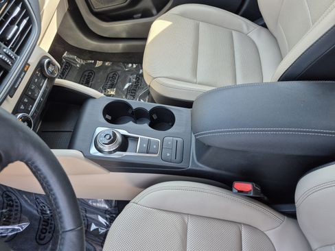 Used 2020 Ford Escape SEL FWD image 21