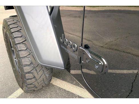 Used 2021 Jeep Wrangler Unlimited Sport AWD/4WD image 28