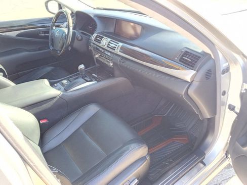 Used 2013 Lexus LS 460 image 10