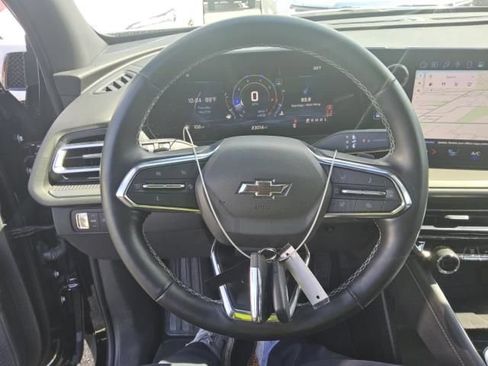 Used 2024 Chevrolet Traverse LT w/ Midnight/Sport Edition FWD image 7