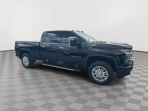 Used 2020 Chevrolet Silverado 2500 High Country w/ Z71 Off-Road Package AWD/4WD image 3