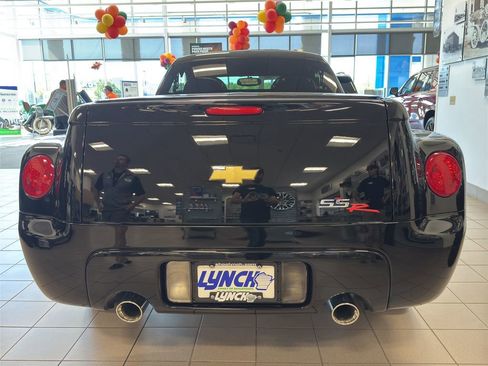 Used 2006 Chevrolet SSR w/ Preferred Equipment Group image 27