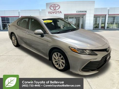 Certified 2021 Toyota Camry LE image 1