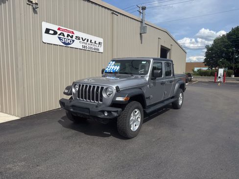 Used 2020 Jeep Gladiator Sport w/ Quick Order Package 24S AWD/4WD image 4