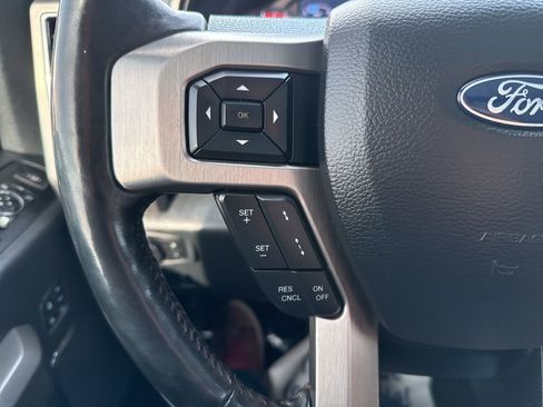 Used 2022 Ford F450 Platinum w/ FX4 Off-Road Package image 40