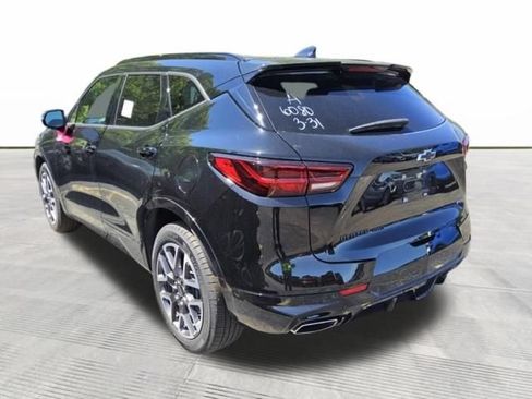 Used 2025 Chevrolet Blazer RS w/ Enhanced Convenience Package AWD/4WD image 2