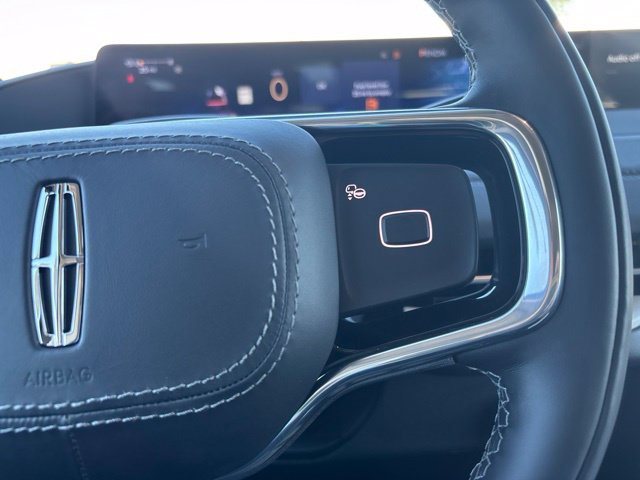New 2026 Lincoln Navigator Premiere AWD/4WD image 23