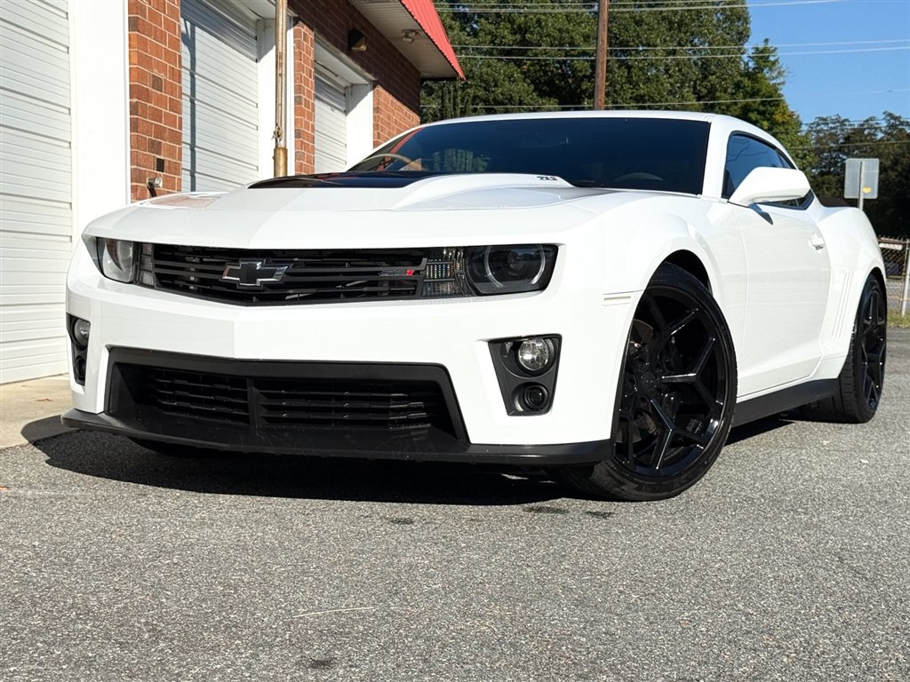 Used 2015 Chevrolet Camaro ZL1 RWD image 6