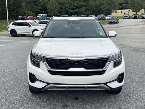Used 2023 Kia Seltos EX AWD/4WD image 2