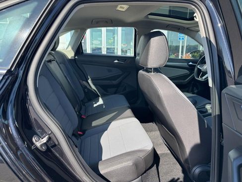 Used 2025 Volkswagen Jetta SE FWD image 13