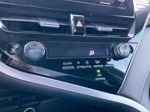 Used 2023 Toyota Camry SE image 30