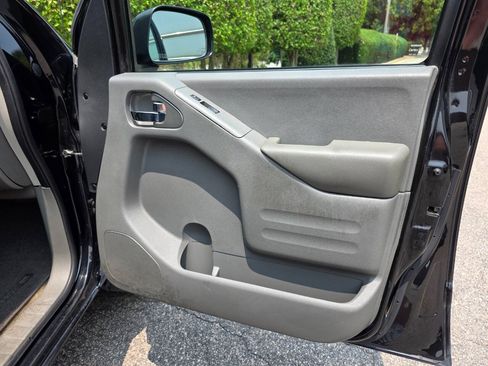 Used 2018 Nissan Frontier SV AWD/4WD image 28