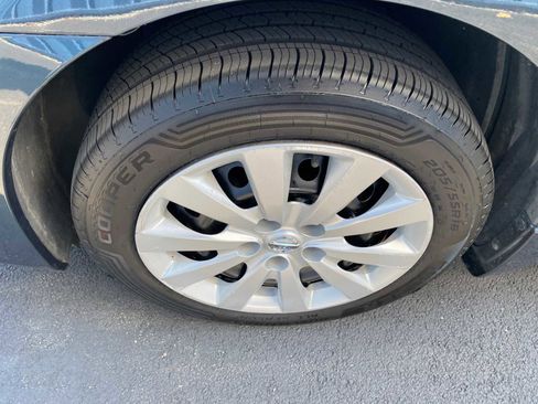 Used 2016 Nissan Sentra SV FWD image 31