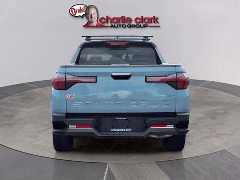 Certified 2024 Hyundai Santa Cruz Limited image 4