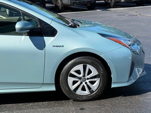 Used 2018 Toyota Prius Two w/ Prius Two Safety Plus Package FWD image 10