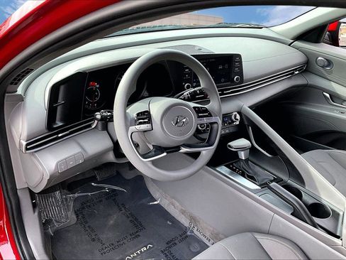 Used 2023 Hyundai Elantra SEL w/ Preferred Accessory Package image 12