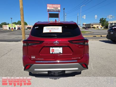 Certified 2026 Toyota Highlander Platinum AWD/4WD image 32