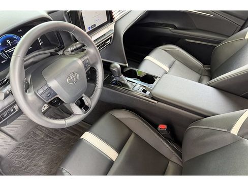Certified 2025 Toyota Camry SE FWD image 10