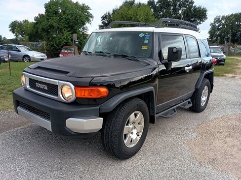 Used 2007 Toyota FJ Cruiser 2WD image 2