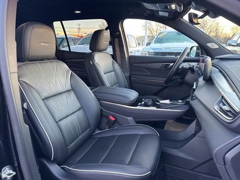 Used 2025 Buick Enclave Avenir w/ Super Cruise Package image 30