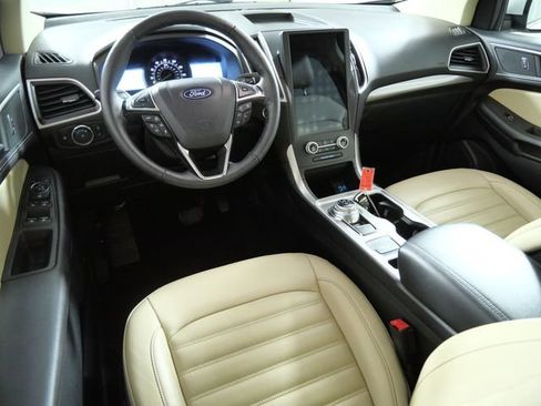 Certified 2024 Ford Edge SEL w/ Convenience Package AWD/4WD image 4