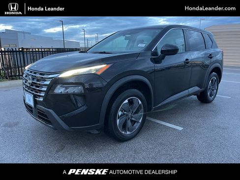 Used 2025 Nissan Rogue SV image 1