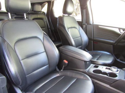 Used 2024 Ford Escape Platinum AWD/4WD image 20