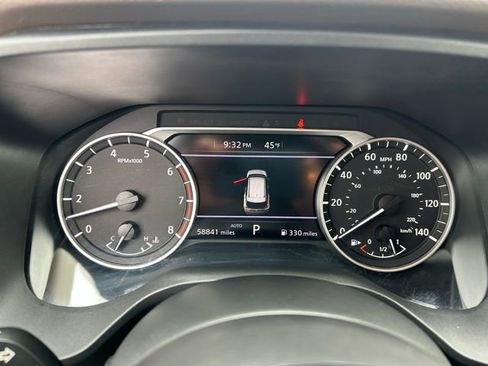 Used 2023 Nissan Rogue SV image 16