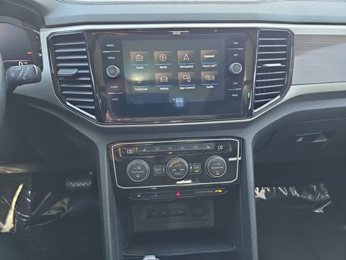 Used 2020 Volkswagen Atlas SEL FWD image 22
