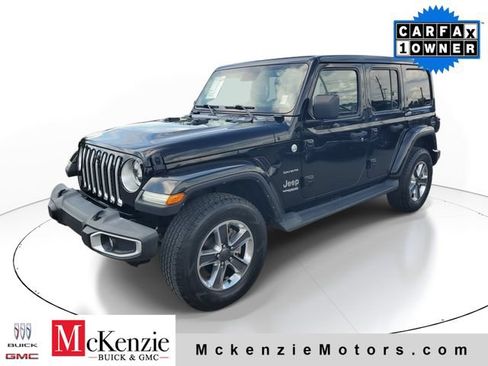 Used 2022 Jeep Wrangler Unlimited Sahara w/ LED Lighting Group AWD/4WD image 2