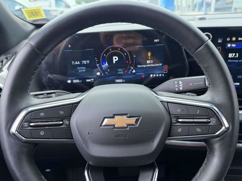 Used 2026 Chevrolet Equinox LT AWD/4WD image 21